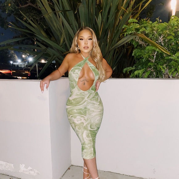 Green and white naked wardrobe dress - Picture 2 of 2